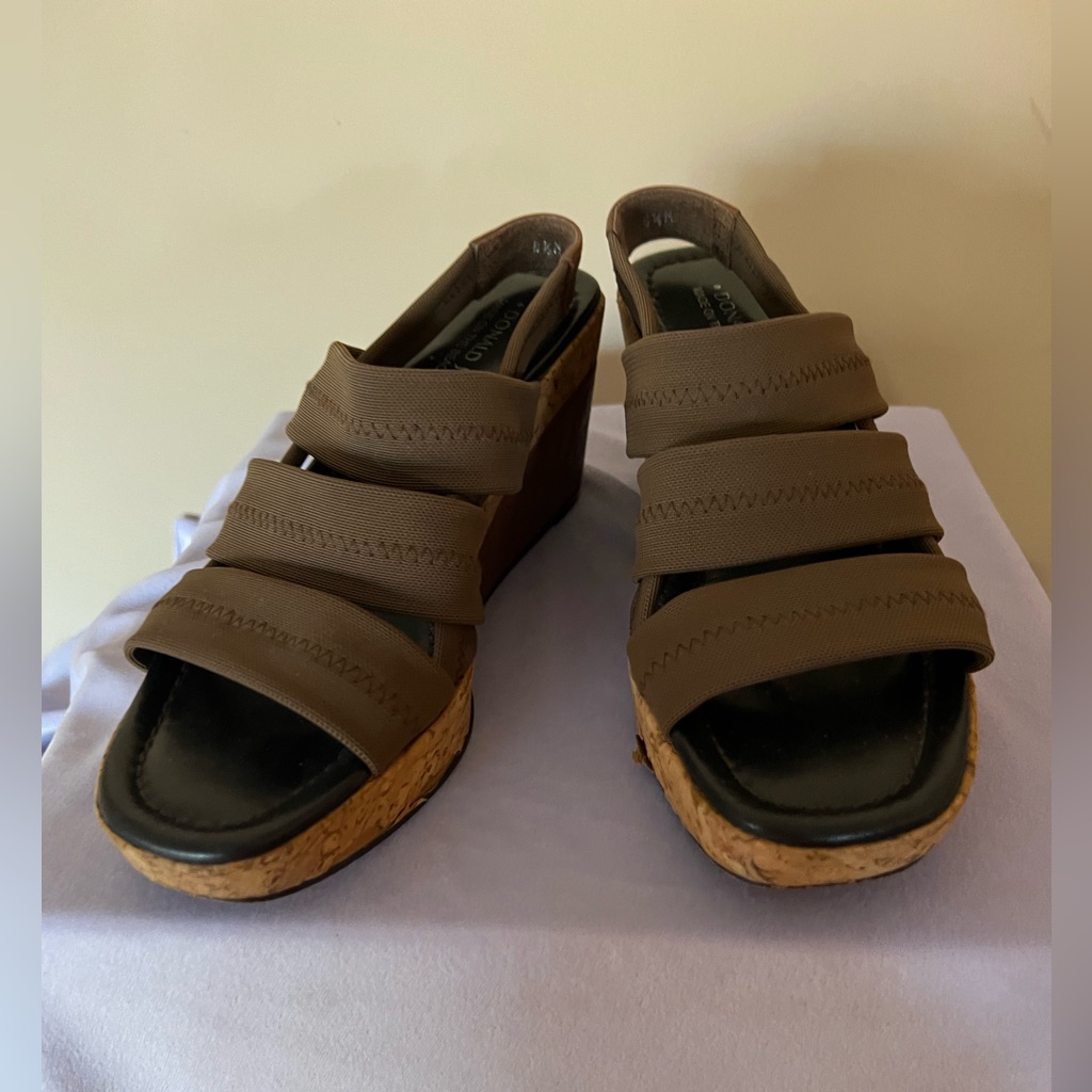 Donald Pilsner Brown Platform Sandals Ready For Your Closet